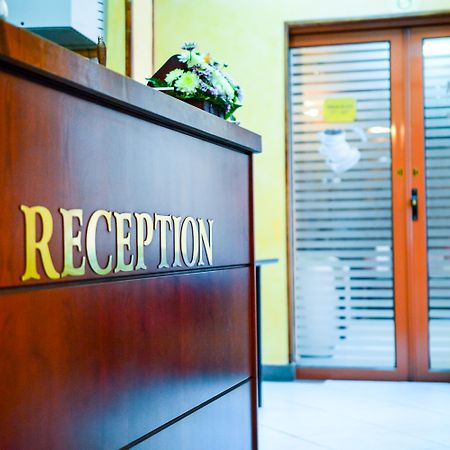 Hotel Reina Bucureşti Ngoại thất bức ảnh
