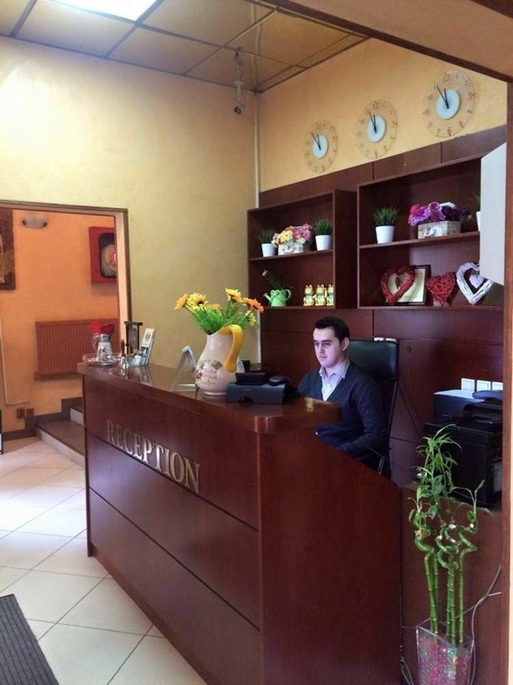Hotel Reina Bucureşti Ngoại thất bức ảnh