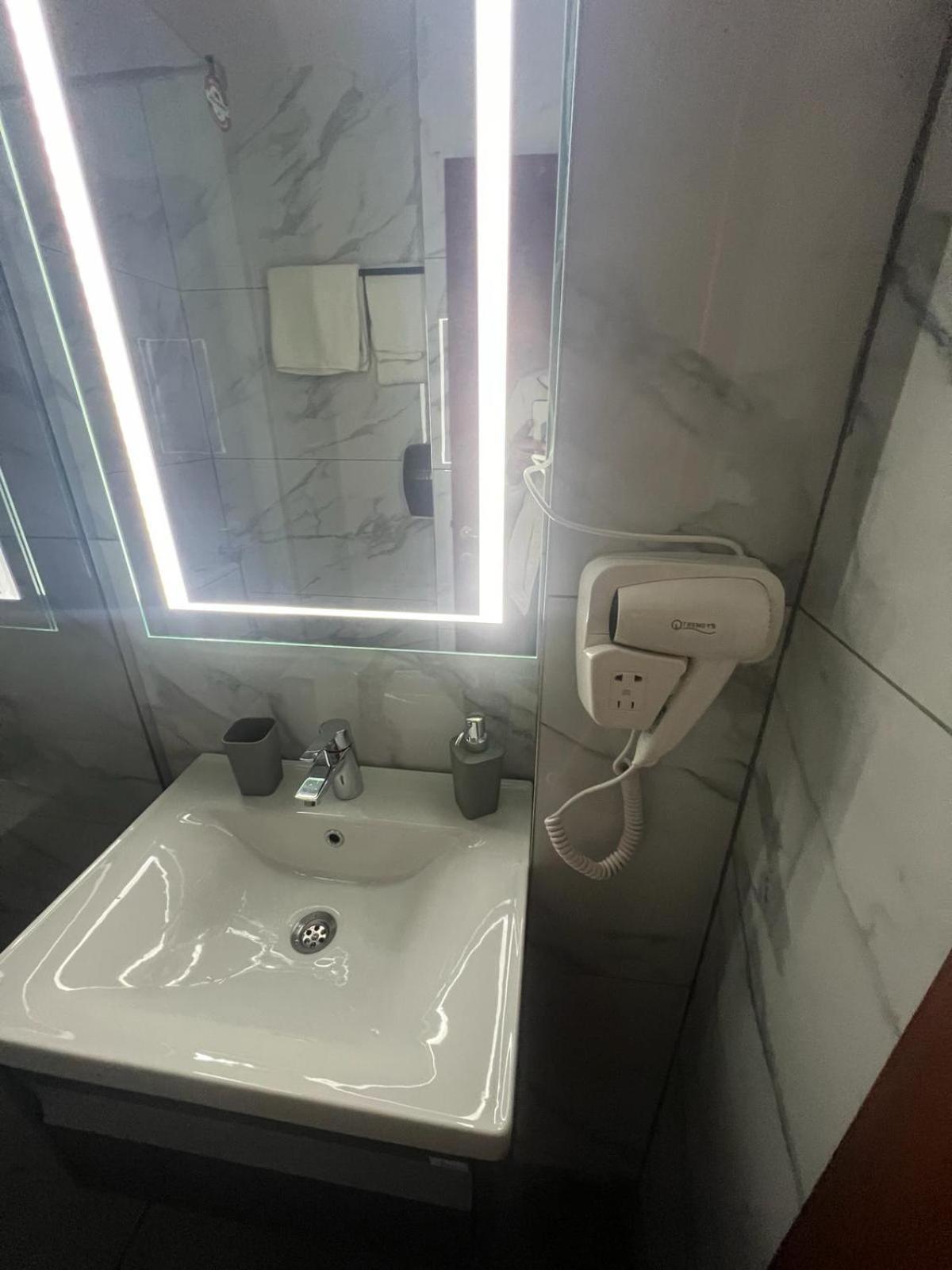 Hotel Reina Bucureşti Ngoại thất bức ảnh