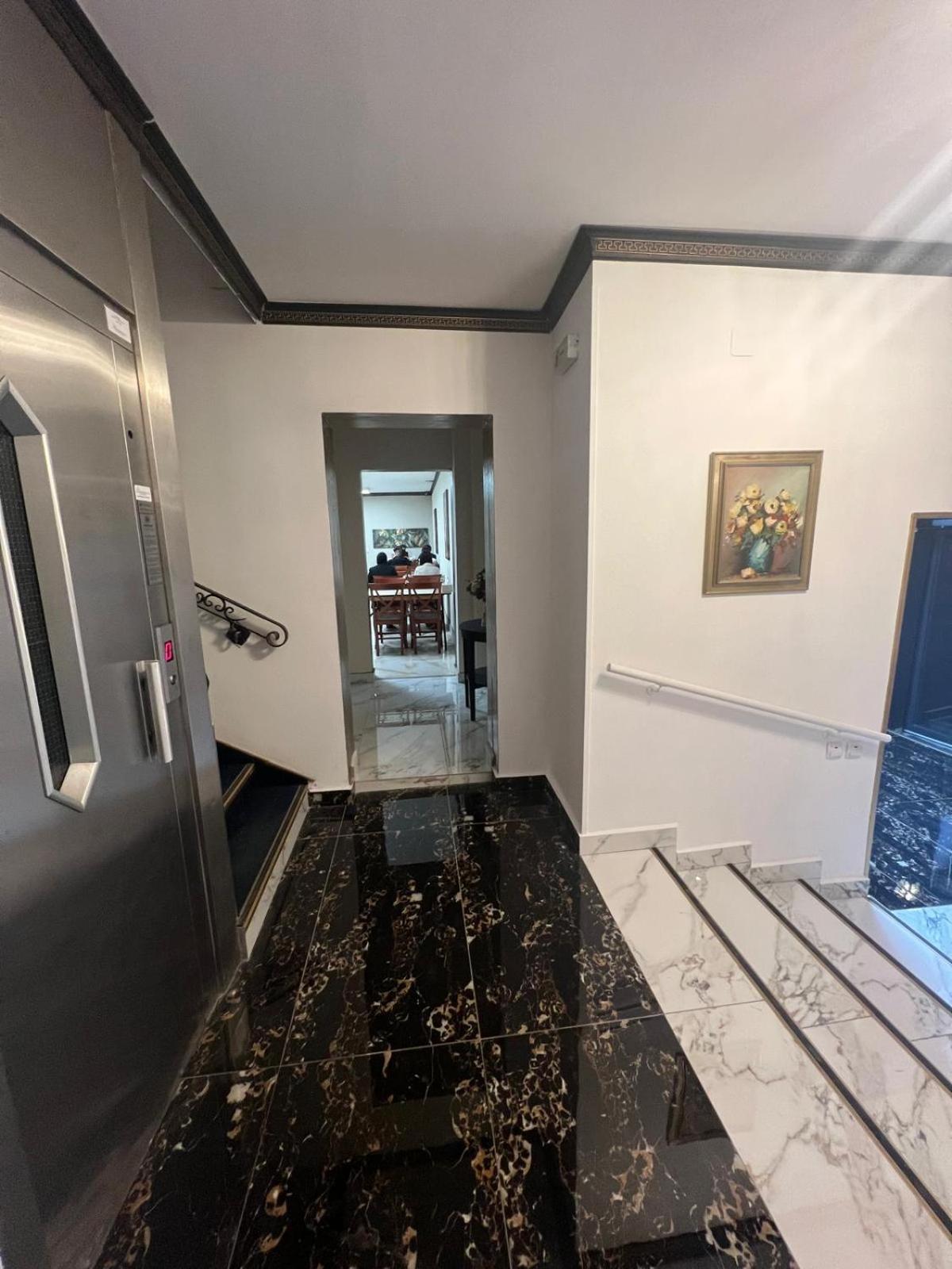 Hotel Reina Bucureşti Ngoại thất bức ảnh