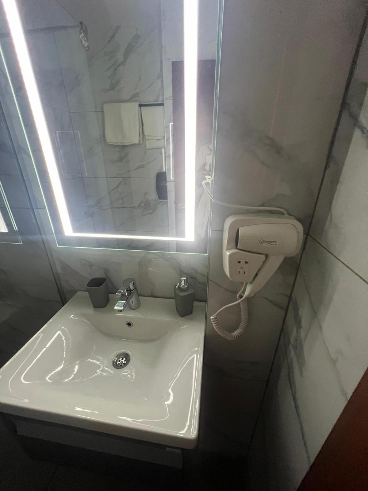 Hotel Reina Bucureşti Ngoại thất bức ảnh