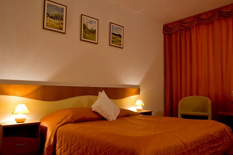 Hotel Reina Bucureşti Ngoại thất bức ảnh